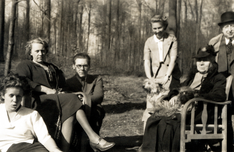 My mother's family with Jens Schacht, probably in Le Bois de la Cambre near Brussels about 1937 or 1938